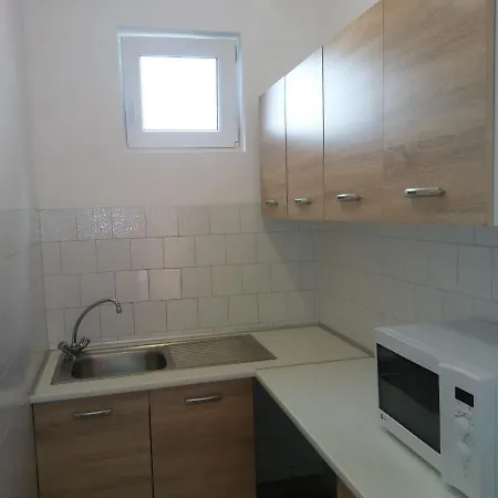 Elza Vendeghaz Apartment *